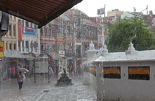 Tibet 1998 - Kathmandu-Bodnath im Regen - Kathmandu-Tal: Sehensw&uuml;rdigkeiten