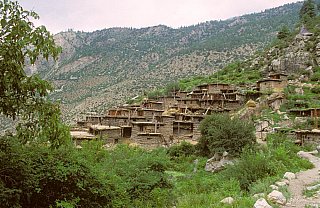 1998 - Dorf im Humla-Karnali-Tal - West-Nepal: Land und Leute