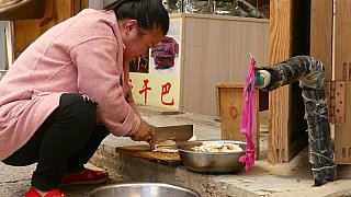 Alltagsleben in der Altstadt Dukezong in Shangri-La - S&uuml;d-Ost-Tibet: Land und Leute