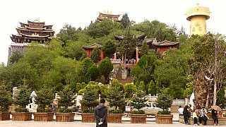 Guishan Tempel und gr&ouml;&szlig;te Gebetsm&uuml;hle der Welt in Shangri-La - S&uuml;d-Ost-Tibet: Sehensw&uuml;rdigkeiten