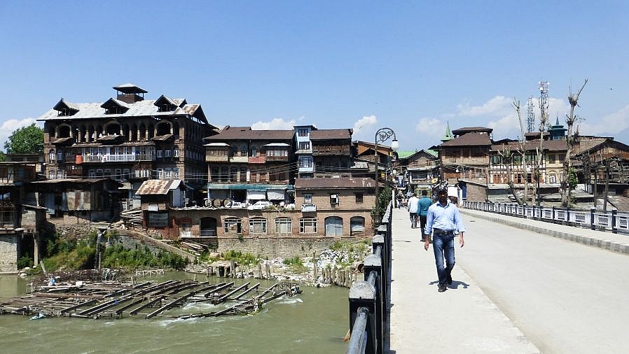 Br&uuml;ck &uuml;ber den Jhelum Flu&szlig; zur Altstadt nach Srinagar - Jammu & Kashmir: Sehensw&uuml;rdigkeiten