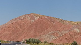 Farbenpr&auml;chtige H&uuml;gel des Sahand-Gebirges - Nord-Iran: Landschaft