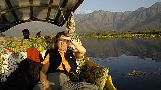 Shikara-Fahrt auf dem Dal See - Jammu & Kashmir: Landschaft