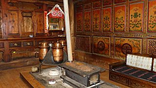 G&auml;ste-Empfangsraum im tibetischen Haus - S&uuml;d-Ost-Tibet: Land und Leute