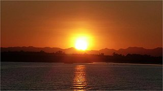 Sonnenuntergang &uuml;ber dem Kaladan-Flu&szlig; - West-Myanmar: Landschaft