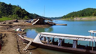 &Ouml;rtliches Boot auf dem Lay Myo Fluss - West-Myanmar: Land und Leute