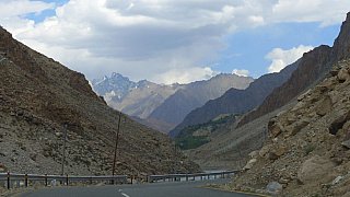 Srinagar-Leh-Highway kurz vor Kargil - Jammu & Kashmir: Landschaft