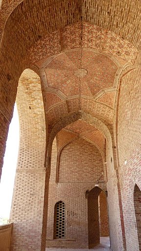 &Uuml;berw&ouml;lbter Rundgang des Oldjeitu-Mausoleum in Sultaniye - Nord-Iran: Sehensw&uuml;rdigkeiten