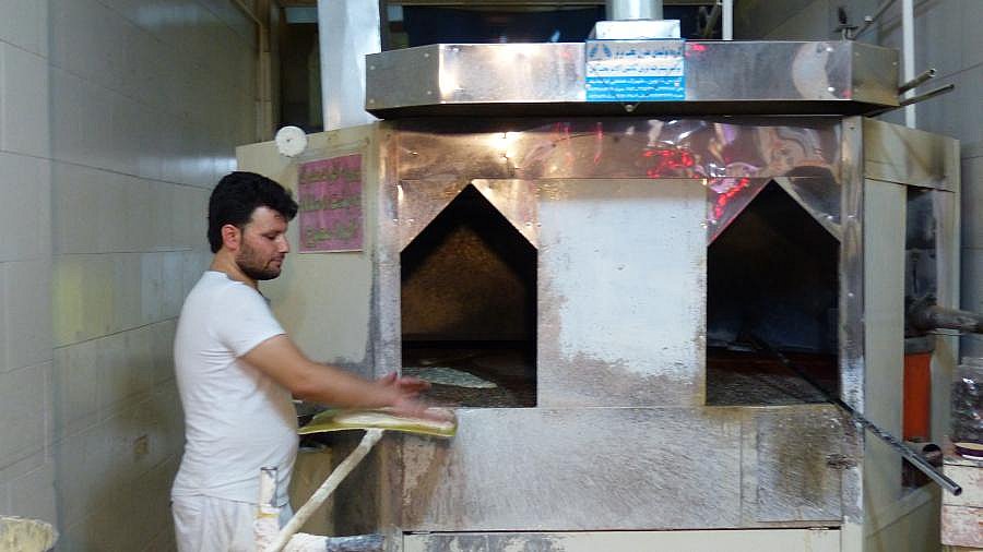 Persisches Brot in Qazvin - Nord-Iran: Land und Leute