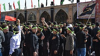 Trauergottesdienst im Mausoleum Imamzadeye Hussain in Qazvin - Nord-Iran: Land und Leute