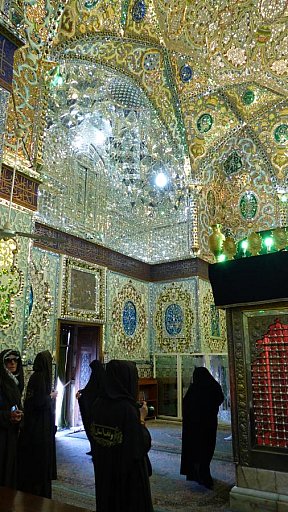 Grabhalle im Mausoleum Imamzadeye Hussain in Qazvin - Nord-Iran: Sehensw&uuml;rdigkeiten