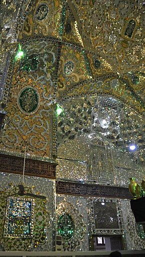 Grabhalle im Mausoleum Imamzadeye Hussain in Qazvin - Nord-Iran: Sehensw&uuml;rdigkeiten