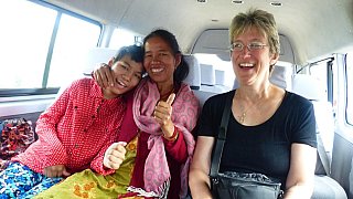 2015 - fr&ouml;hliche Sarmila unterwegs - Kathmandu-Tal: Land und Leute