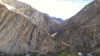 Salaven-Flusstal - S&uuml;d-Ost-Tibet: Landschaft