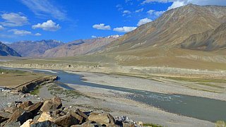 Blick vom Pipiting Kloster auf den Tsarap Fluss - Zanskar: Landschaft