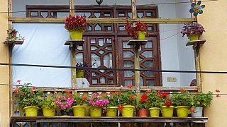 Blumenschmuck in Masuleh - Nord-Iran: Land und Leute