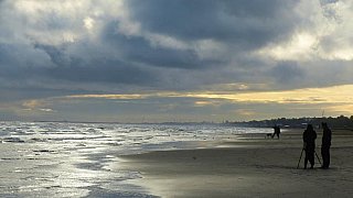 Fr&uuml;hmorgentliches Spiel von Sonne und Wolken am Strand des Kaspischen Meeres. - Nord-Iran: Landschaft
