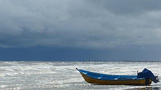 Boot am Strand - Nord-Iran: Landschaft