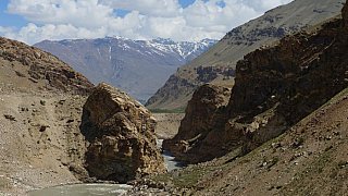 Beeindruckende Felsformationen am Tsarap-Flusses - Zanskar: Landschaft