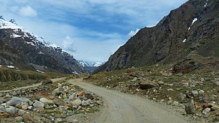 Stra&szlig;e von Padum in Richtung Kargil - Zanskar: Landschaft