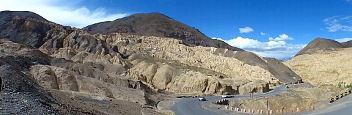 "Mondlandschaft" kurz vor Lamayuru - Ladakh: Landschaft
