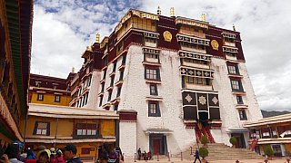 Eingang zum Potala Palast - Zentral-Tibet: Sehensw&uuml;rdigkeiten