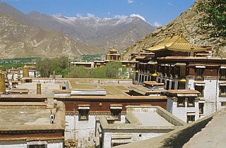 2006 - Blick auf das Sera Kloster - Zentral-Tibet: Sehensw&uuml;rdigkeiten