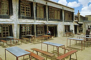 2006 - G&auml;stehaus beim Ganden Kloster - Zentral-Tibet: Essen & Schlafen