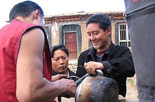 Teekessel-Reparatur - Zentral-Tibet: Land und Leute