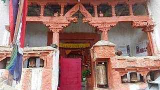 Eingang des bedeutenden Tschu Tschik Schal-Tempel im Wanla Kloster - Ladakh: Sehensw&uuml;rdigkeiten