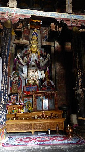 Gebetsraum im Tschu Tschik Shal Tempel im Wanla Kloster - Ladakh: Sehensw&uuml;rdigkeiten
