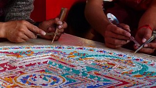 Erstellen eines Sandmandalas - Ladakh: Land-und-Leute