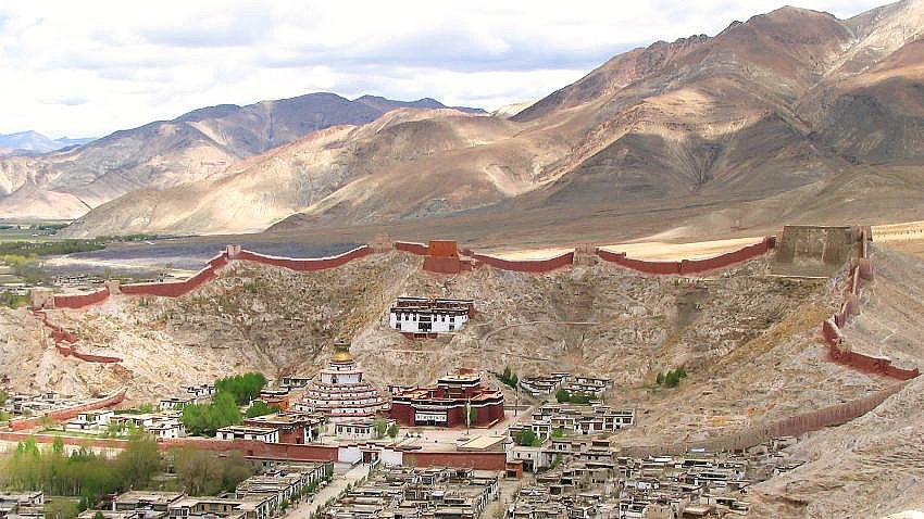 Blick vom Gyantse Dzong - Zentral-Tibet: Sehensw&uuml;rdigkeiten