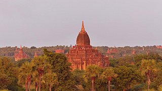 Tempel kurz vor Sonnenuntergang - Zentral-Myanmar: Sehensw&uuml;rdigkeiten