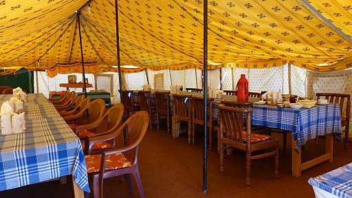 Zelt-Restaurant im Ladakh Camp am Tso Mrori - Ladakh: Essen & Schlafen