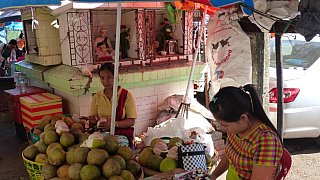 Stra&szlig;enstand in Yangon - Zentral-Myanmar: Land und Leute