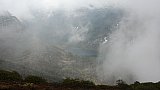Nebelverhangener Blick auf dem Jimilang Tsho-See - Paro - Haa: Landschaft