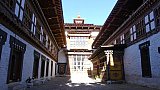 Innenhof im Trongsa Dzong - Zentral-Bhutan: Sehensw&uuml;rdigkeiten