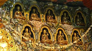 Meditationsraum der Padmasambhava Statue - Ost-Bhutan: Sehensw&uuml;rdigkeiten