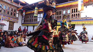 Der "Black Hat"-Dance - Ost-Bhutan: Lhuentse Klosterfest