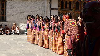 Traditionelle T&auml;nze und Ges&auml;nge - Ost-Bhutan: Lhuentse Klosterfest