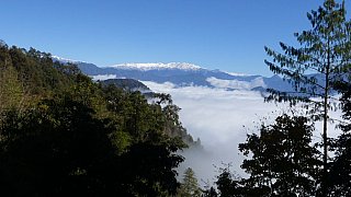 Eisriesen &uuml;ber den Wolken - Ost-Bhutan: Landschaft