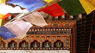 Chorten beim Drugyel Dzong - Paro - Haa: Sehensw&uuml;rdigkeiten