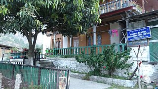 Payul Resort im Lhuentse-Tal in Autsho - Ost-Bhutan: Essen & Schlafen