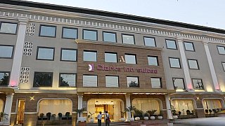 Hotel Clarks Inn Suites in Gwalior - Madhya-Pradesh: Essen & Schlafen