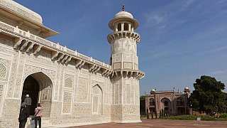 Itmad ud Daulah in Agra mit Eingangsportal - Uttar Pradesh: Sehensw&uuml;rdigkeiten