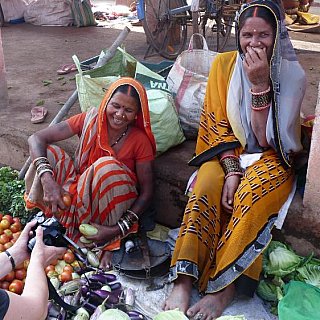 Fotoschau und Staunen in Bodla auf dem Wochenmarkt - Chhattisgarh: Land-und-Leute
