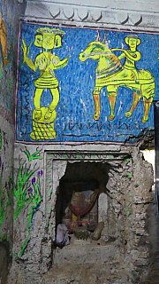 Nische im Baiga-Tempel in Bhoramdeo - Chhattisgarh: Land-und-Leute