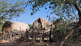 Dorf des Fakirani-Stammes nahe Hodka - Gujarat - Land und Leute