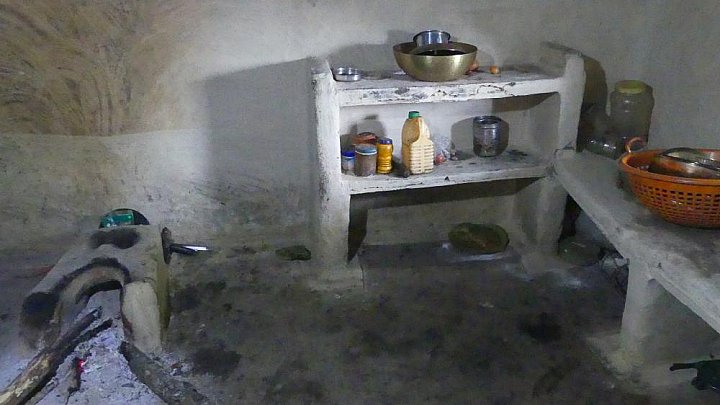 K&uuml;che im Haus beim Kanha Nationalpark - Madhya-Pradesh: Land und Leute